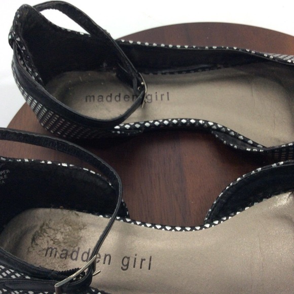 Madden Girl Women's 7M Flats G-Faro Black Silver Diamond Design Ankle Strap - Picture 5 of 8